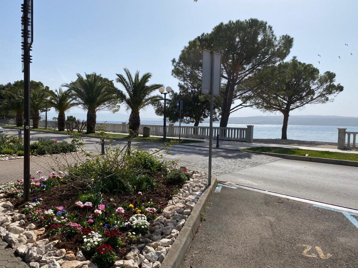 Family Apartments Vesna- 100 M Beach -Center Crikvenica Ngoại thất bức ảnh
