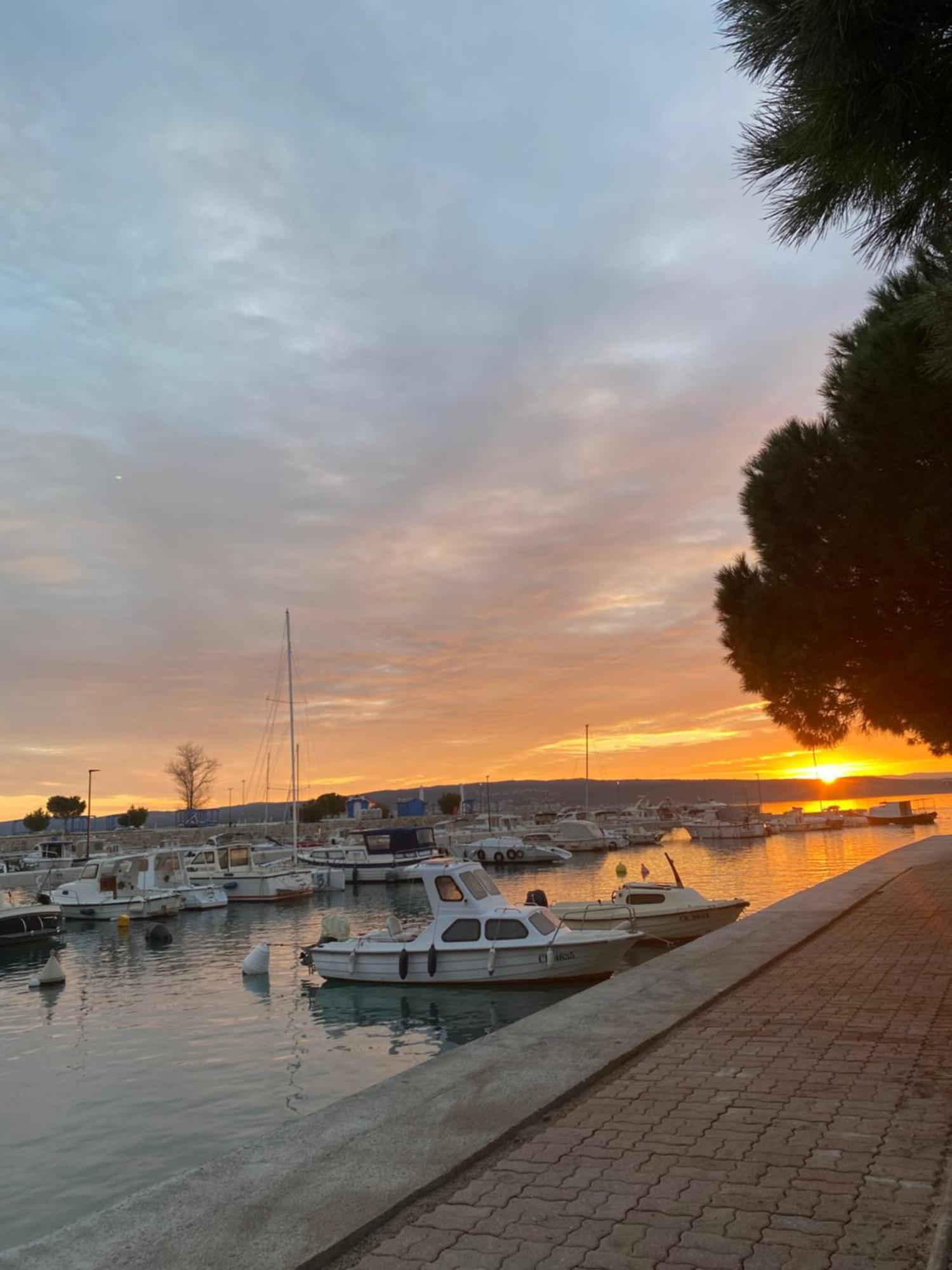 Family Apartments Vesna- 100 M Beach -Center Crikvenica Ngoại thất bức ảnh