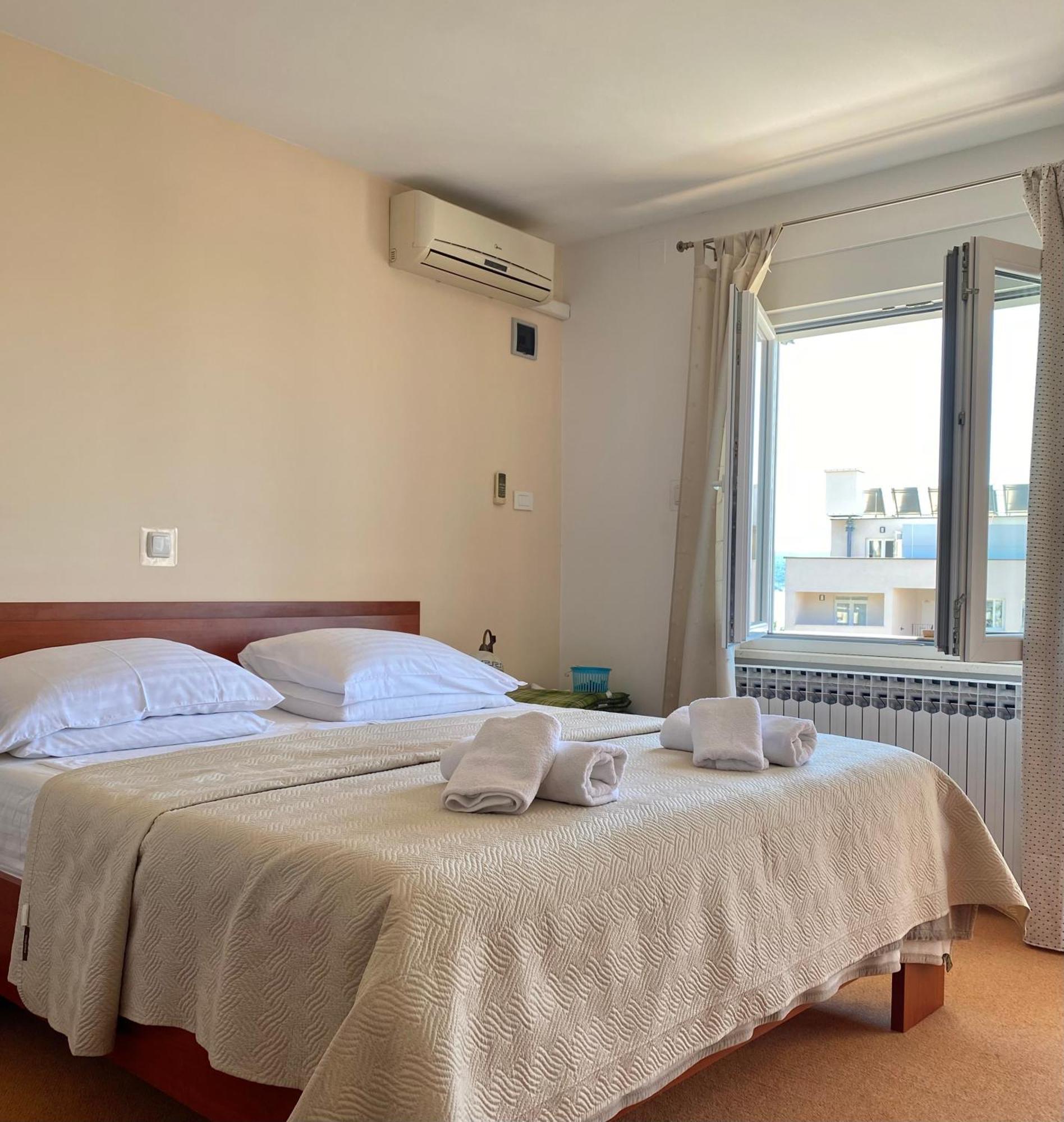 Family Apartments Vesna- 100 M Beach -Center Crikvenica Ngoại thất bức ảnh