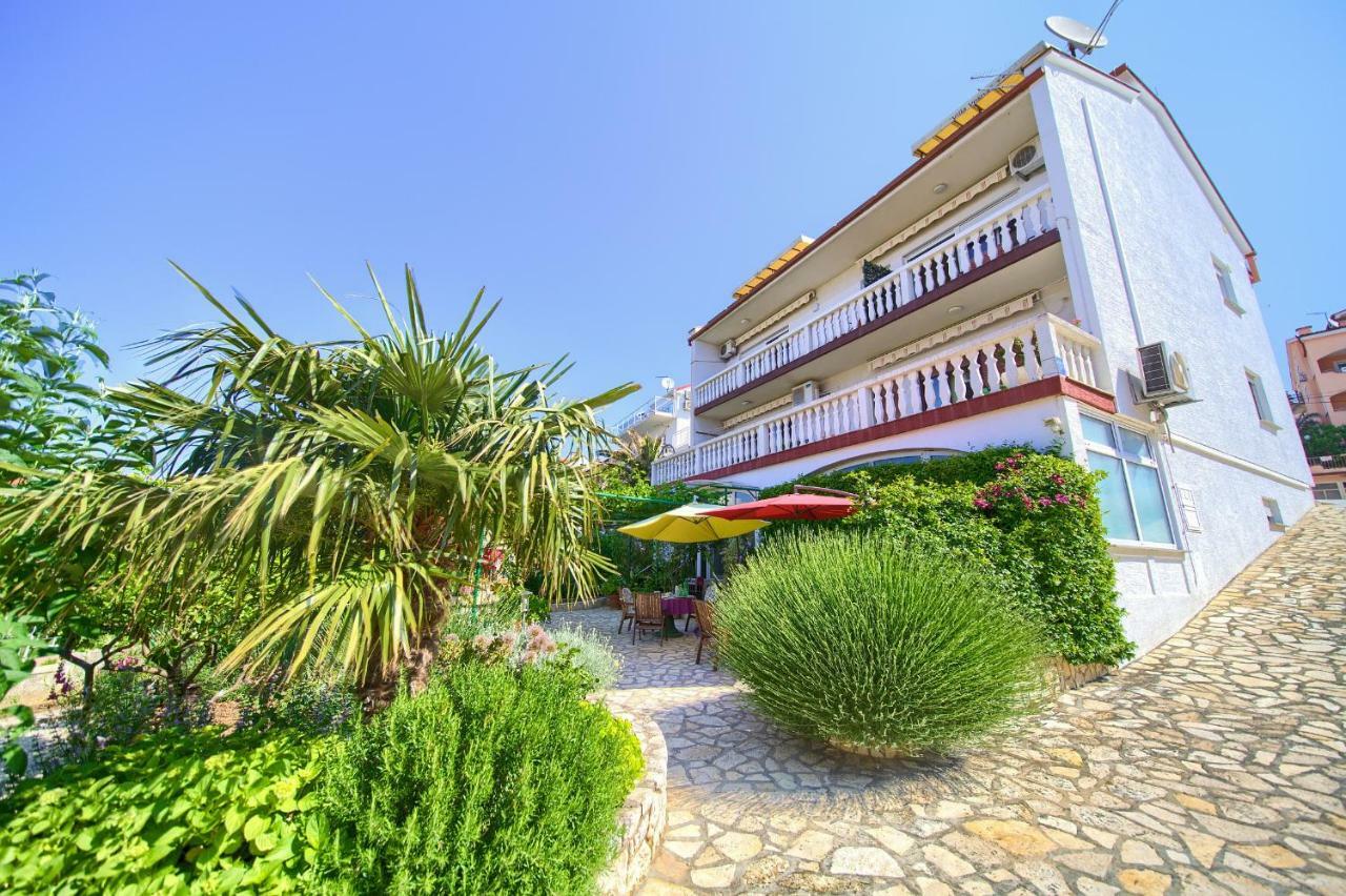 Family Apartments Vesna- 100 M Beach -Center Crikvenica Ngoại thất bức ảnh