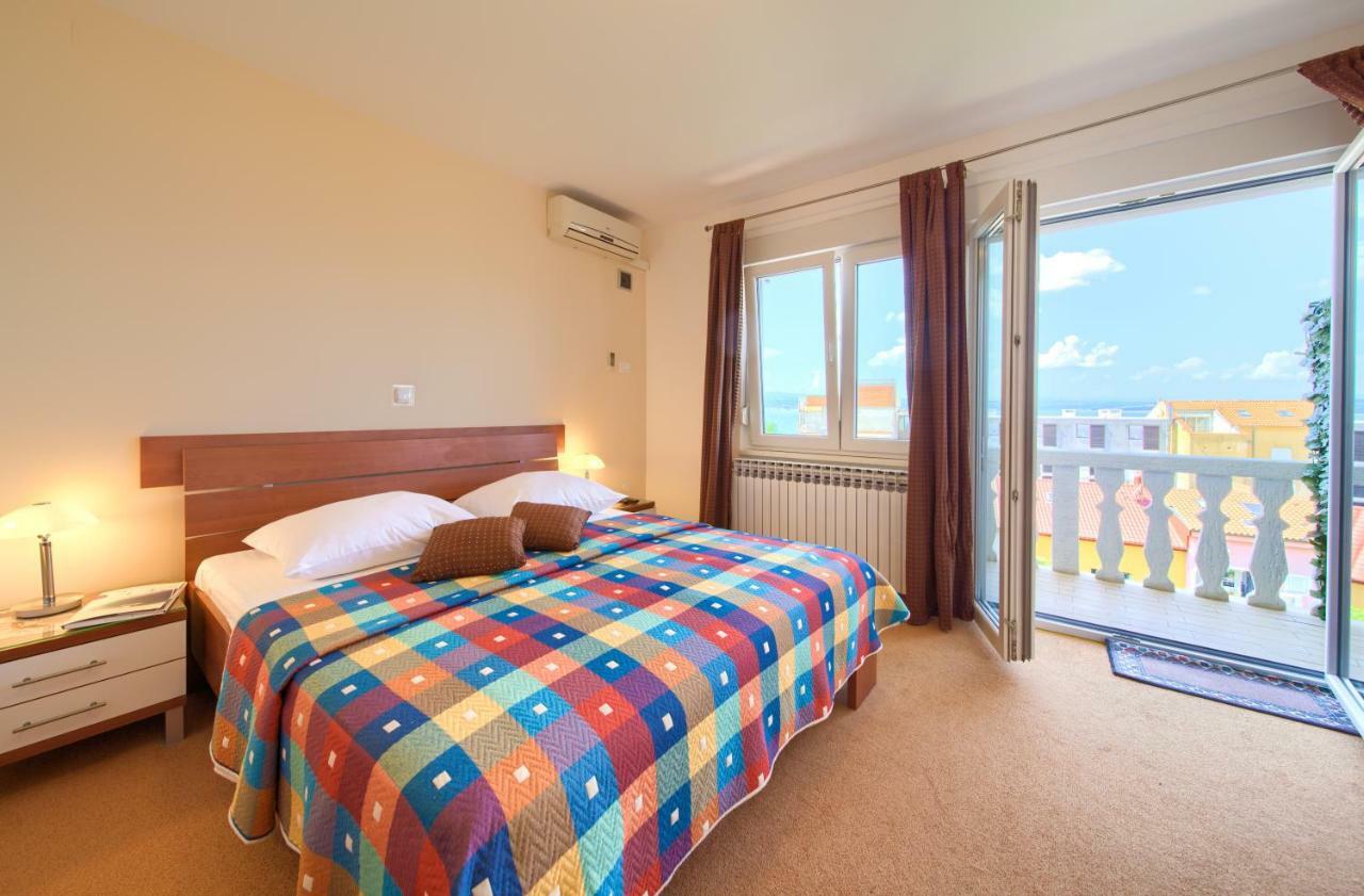 Family Apartments Vesna- 100 M Beach -Center Crikvenica Ngoại thất bức ảnh